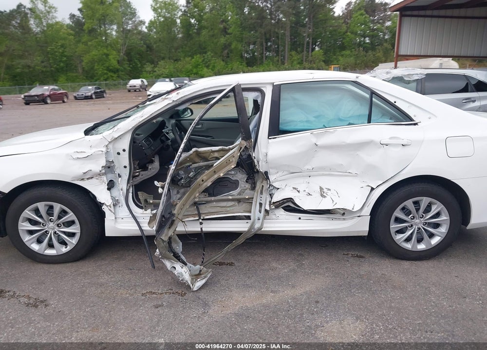 2017 TOYOTA CAMRY LE VIN: 4T1BF1FK3HU758212