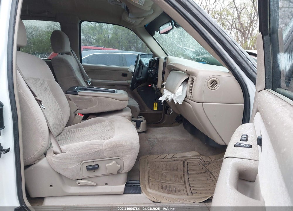 2002 CHEVROLET SILVERADO 1500 LS VIN: 2GCEC19T121337588