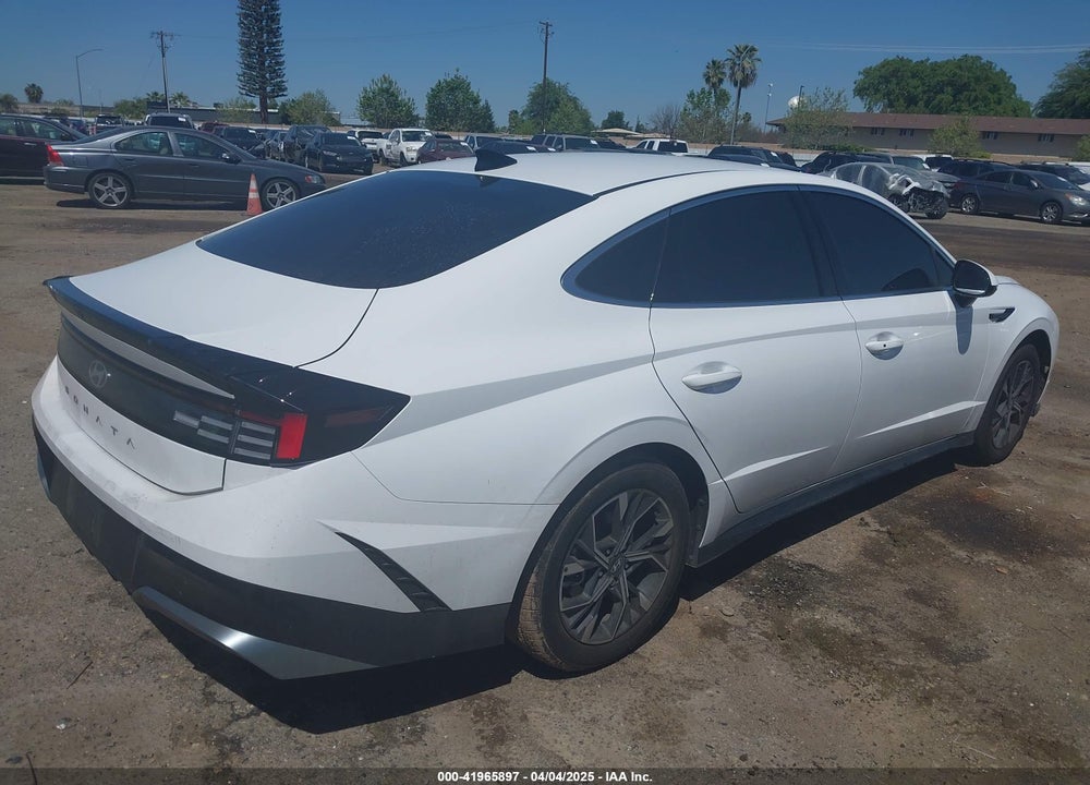 2024 HYUNDAI SONATA VIN: KMHL64JA1RA389888