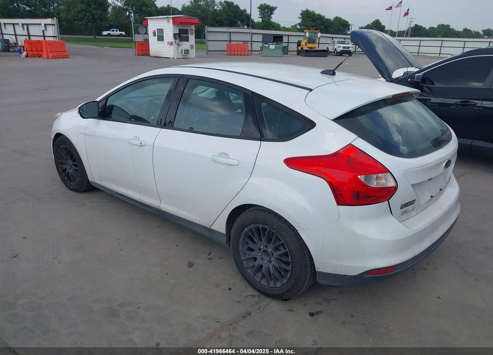 2014 FORD FOCUS SE VIN: 1FADP3K21EL354781