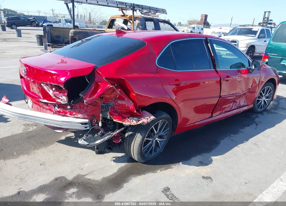 2024 TOYOTA CAMRY HYBRID XLE VIN: 4T1F31AK8RU073089
