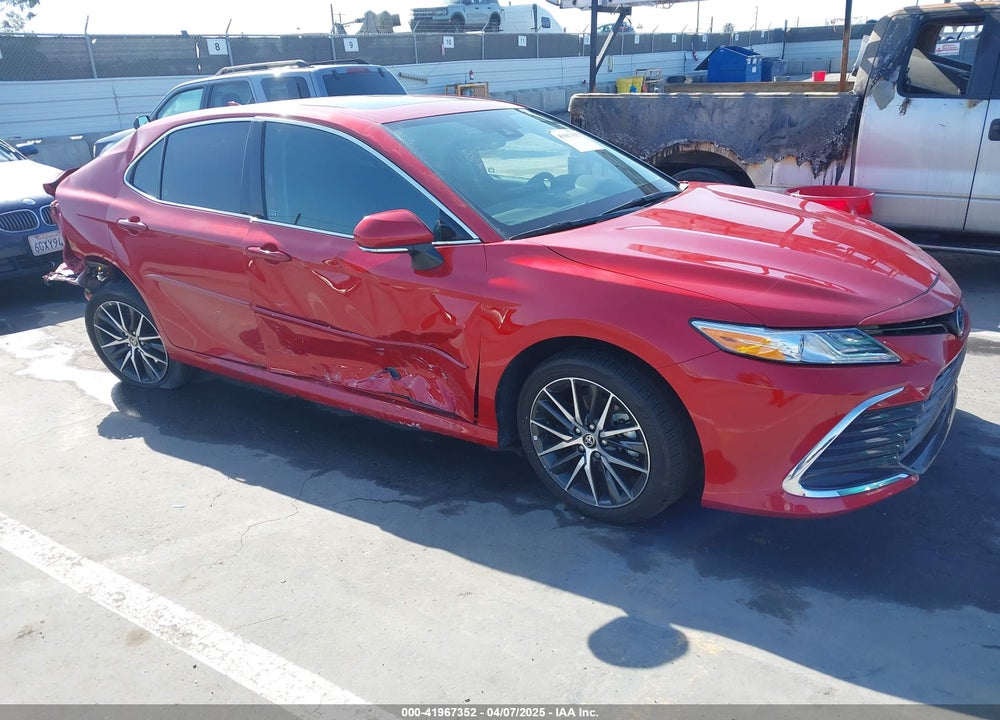 2024 TOYOTA CAMRY HYBRID XLE VIN: 4T1F31AK8RU073089