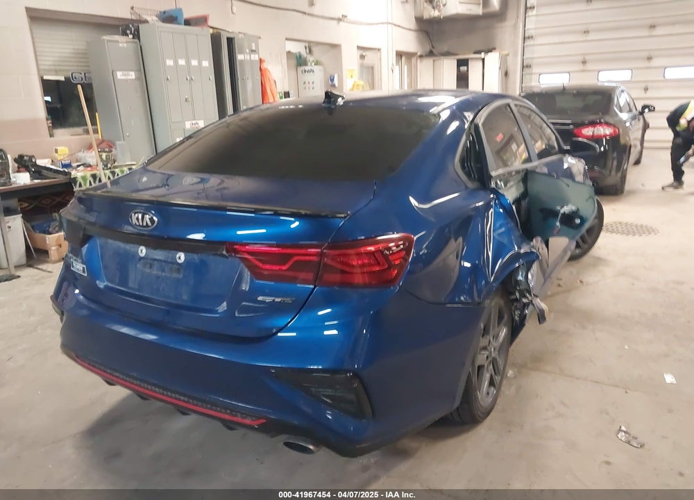 2021 KIA FORTE VIN: 3KPF34AD2ME330827