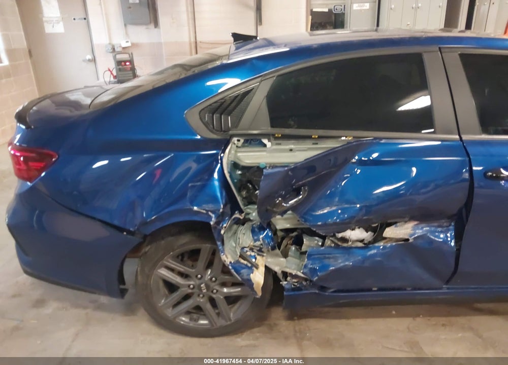 2021 KIA FORTE VIN: 3KPF34AD2ME330827