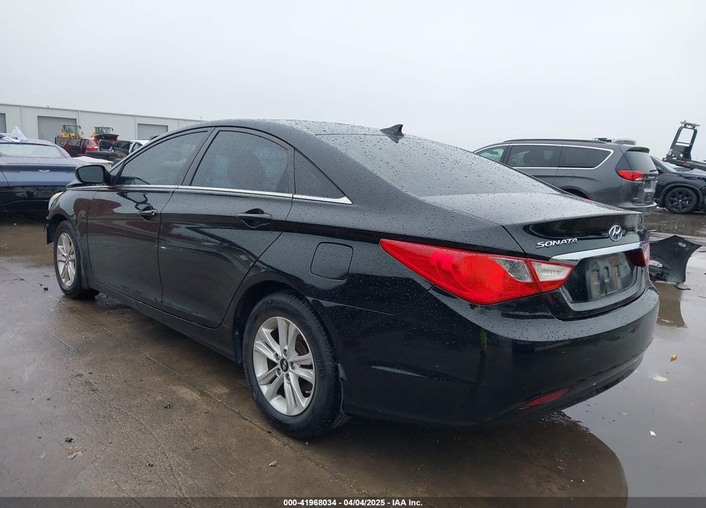 2013 HYUNDAI SONATA VIN: 5NPEB4AC3DH746581