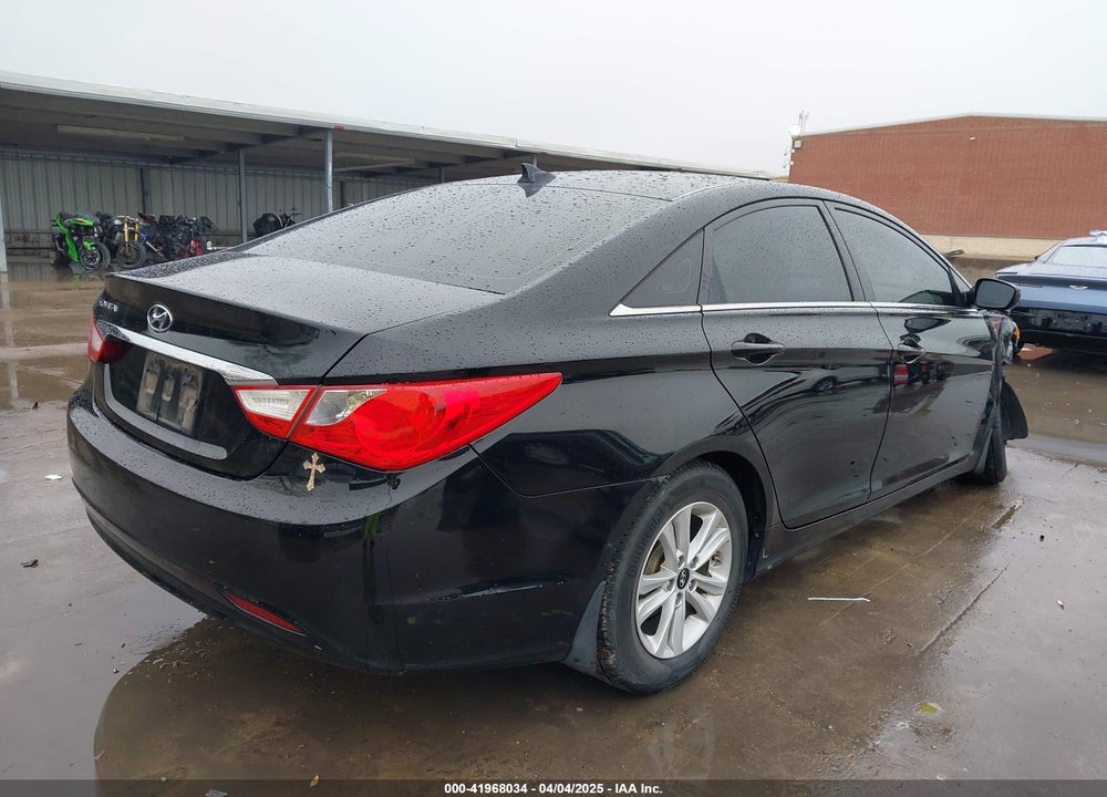 2013 HYUNDAI SONATA VIN: 5NPEB4AC3DH746581