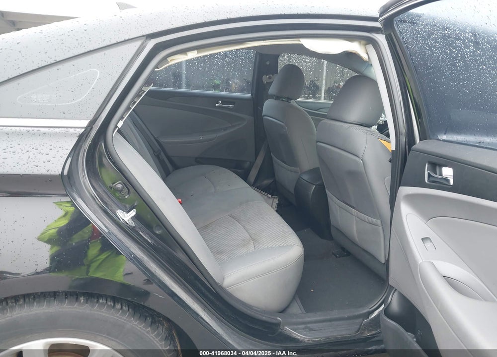2013 HYUNDAI SONATA VIN: 5NPEB4AC3DH746581