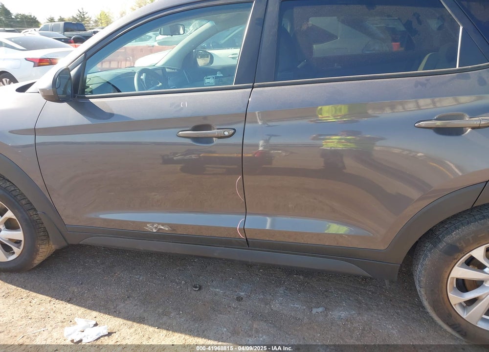 2021 HYUNDAI TUCSON SE VIN: KM8J23A48MU334921
