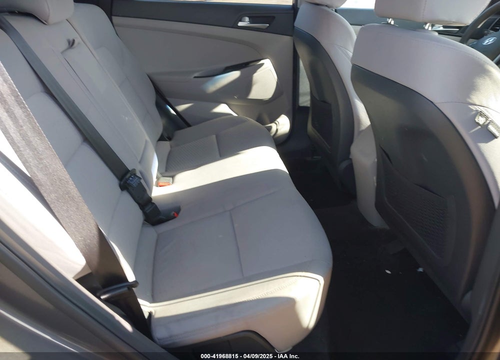 2021 HYUNDAI TUCSON SE VIN: KM8J23A48MU334921