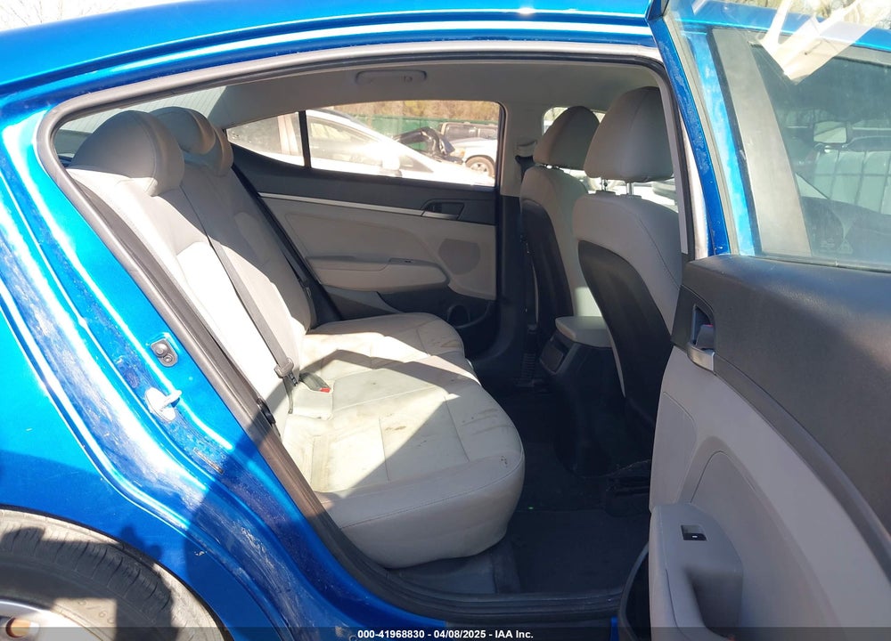 2017 HYUNDAI ELANTRA VIN: 5NPD74LF1HH177191