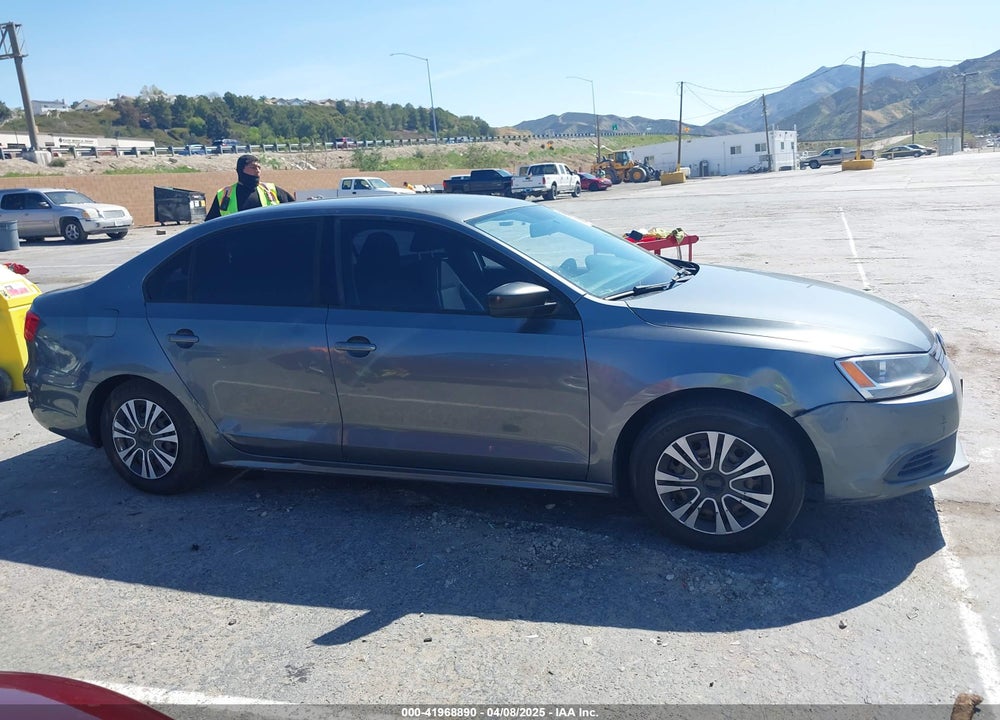 2013 VOLKSWAGEN JETTA 2.0L S VIN: 3VW2K7AJ0DM317490