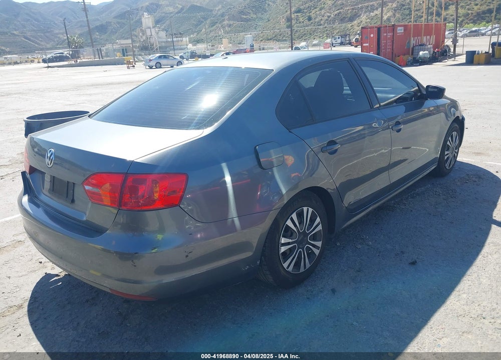 2013 VOLKSWAGEN JETTA 2.0L S VIN: 3VW2K7AJ0DM317490