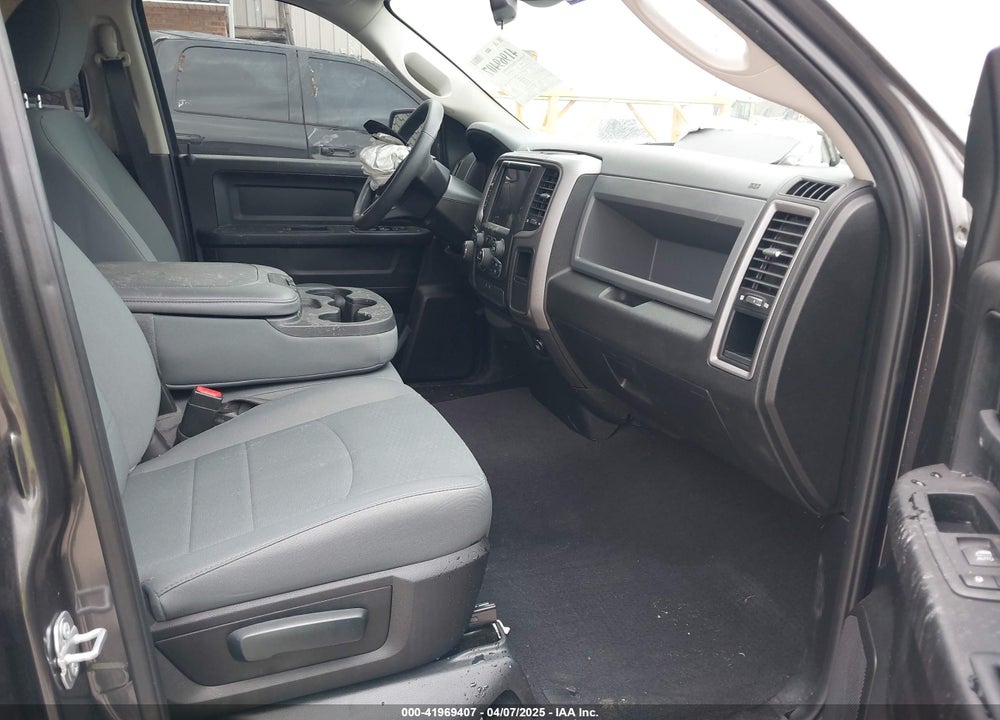 2019 RAM 1500 CLASSIC EXPRESS  4X4 6'4" BOX VIN: 1C6RR7FG1KS547920