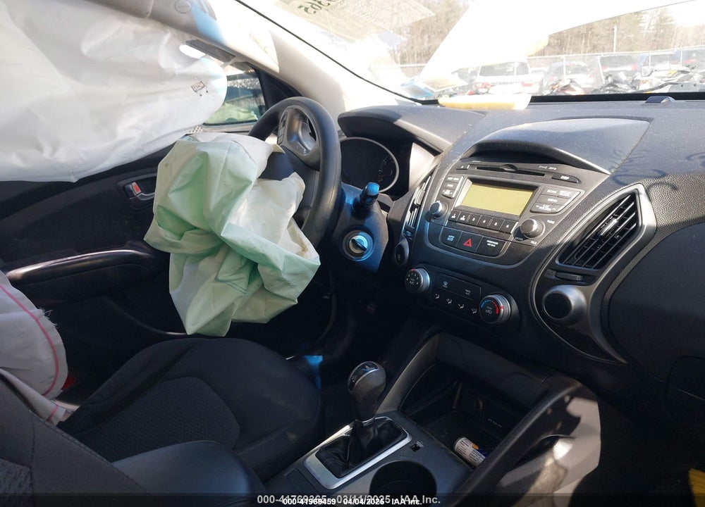 2015 HYUNDAI TUCSON VIN: KM8JTCAF1FU967214