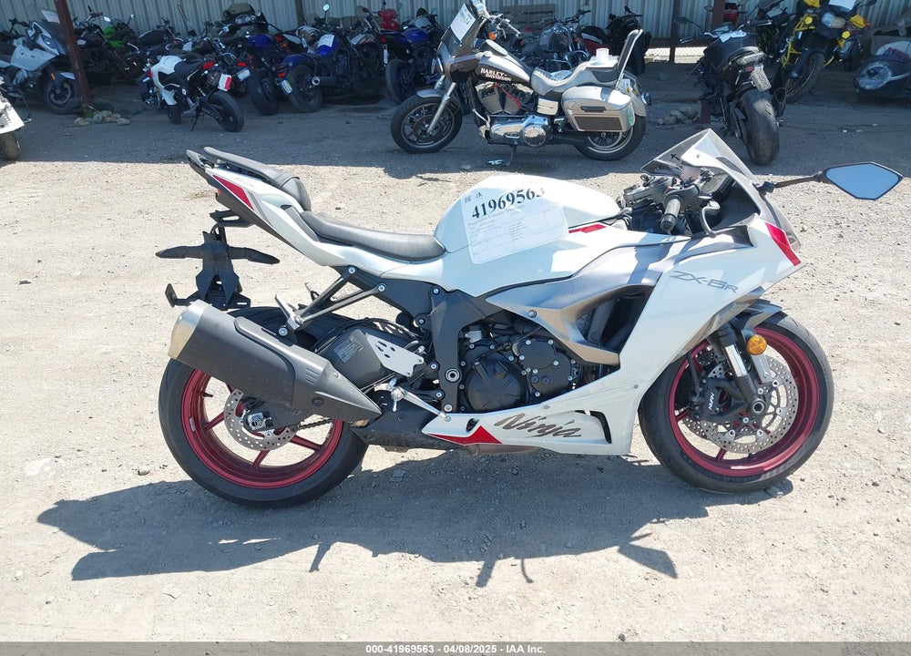 2025 KAWASAKI ZX636 K VIN: JKBZXJJ14SA020156