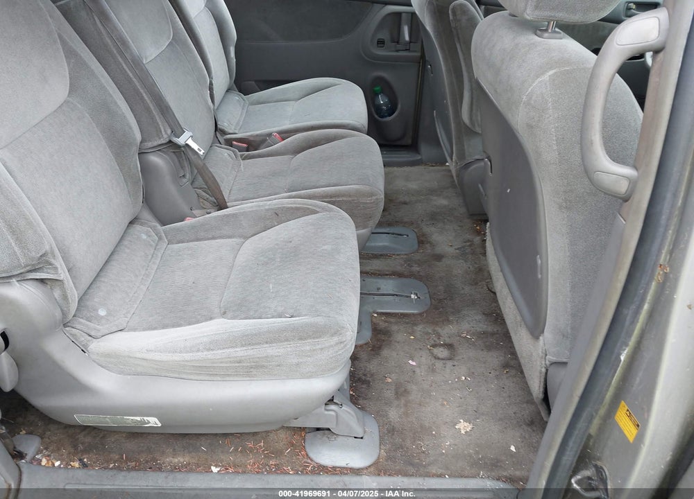 2005 TOYOTA SIENNA CE VIN: 5TDZA23C95S309539
