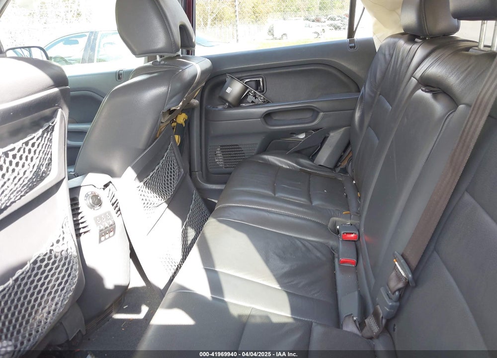 2007 HONDA PILOT EX-L VIN: 5FNYF186X7B016069