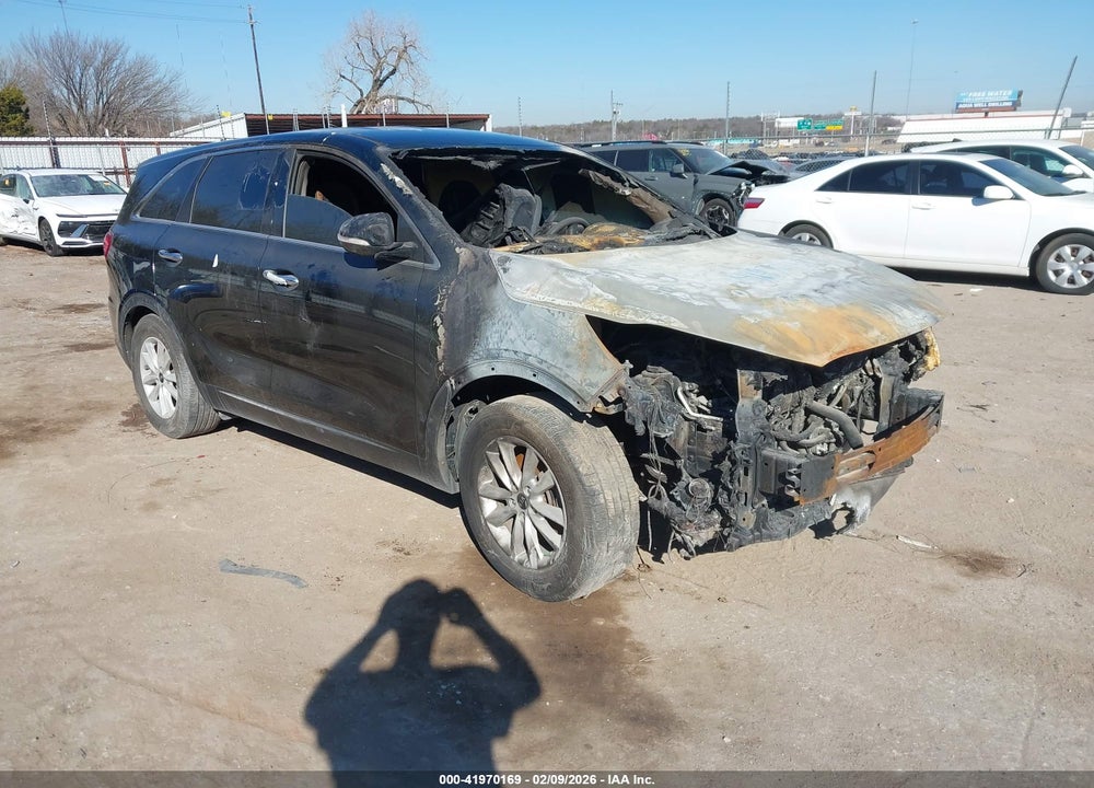 2019 KIA SORENTO 2.4L LX VIN: 5XYPG4A33KG575006