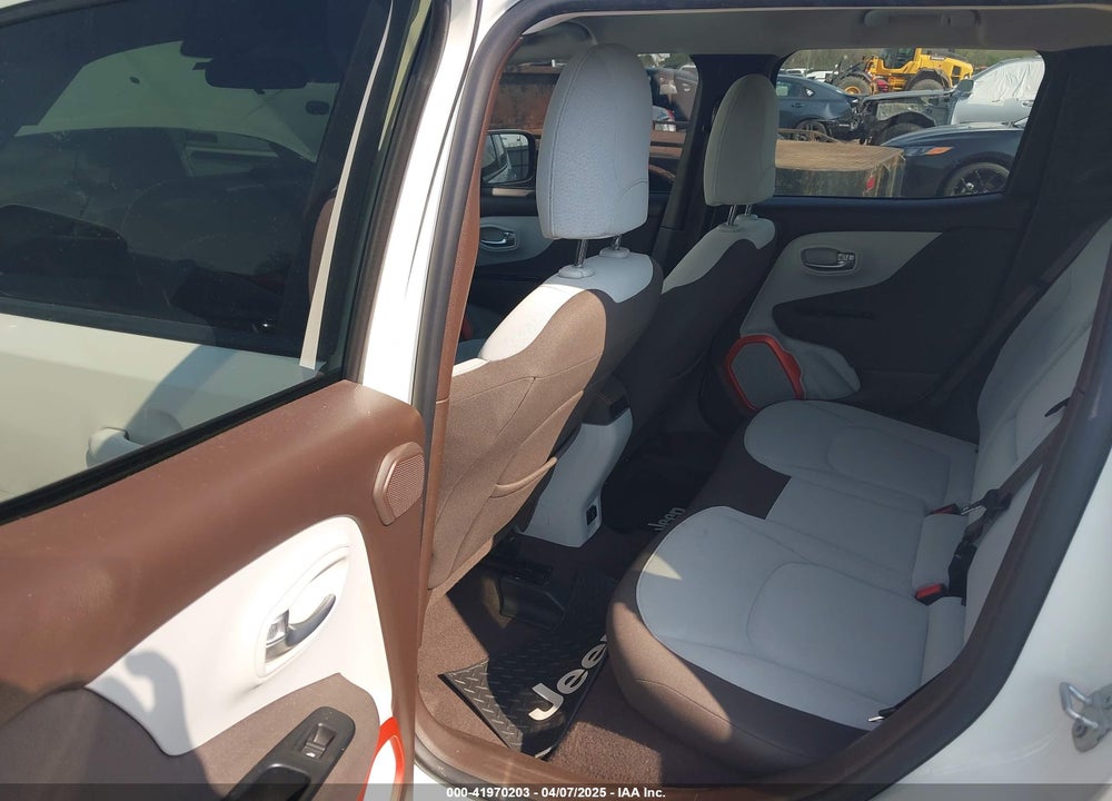 2015 JEEP RENEGADE VIN: ZACCJABT8FPB85425