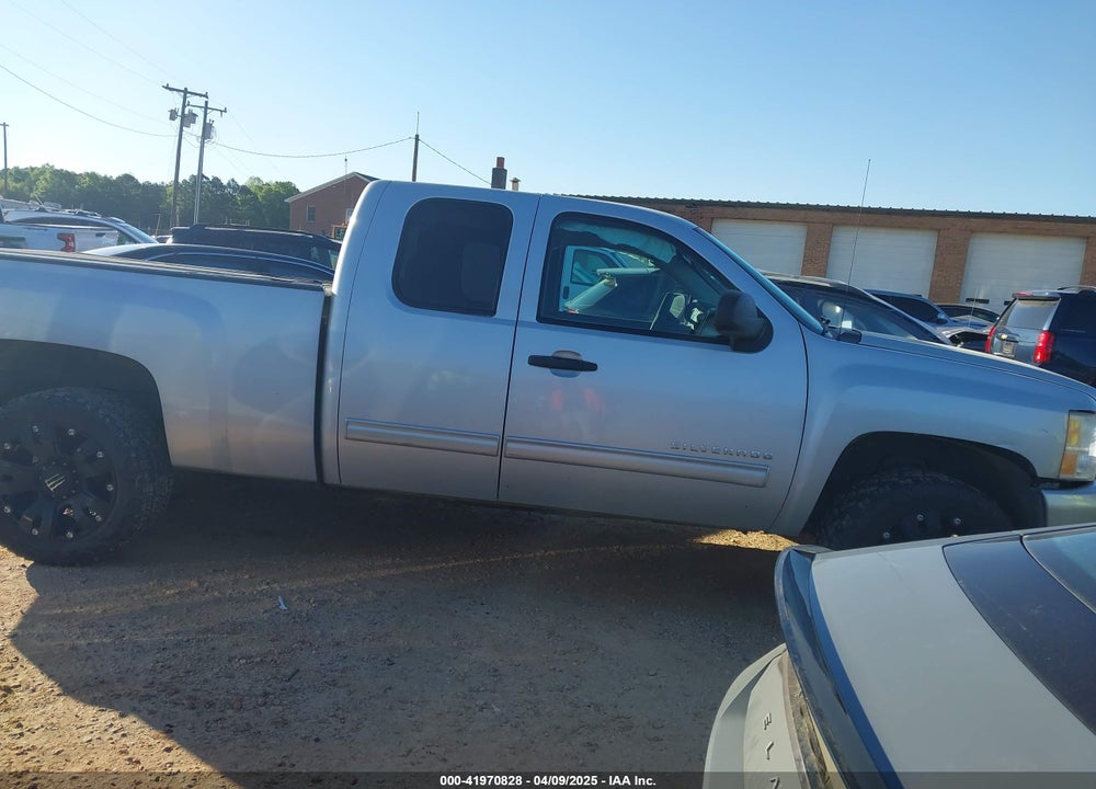 2011 CHEVROLET SILVERADO VIN: 1GCRKSE38BZ307298