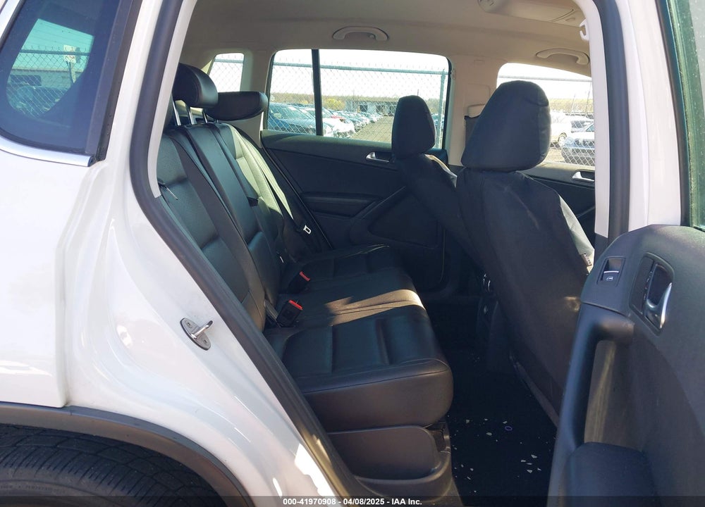 2013 VOLKSWAGEN TIGUAN VIN: WVGBV7AX7DW511699