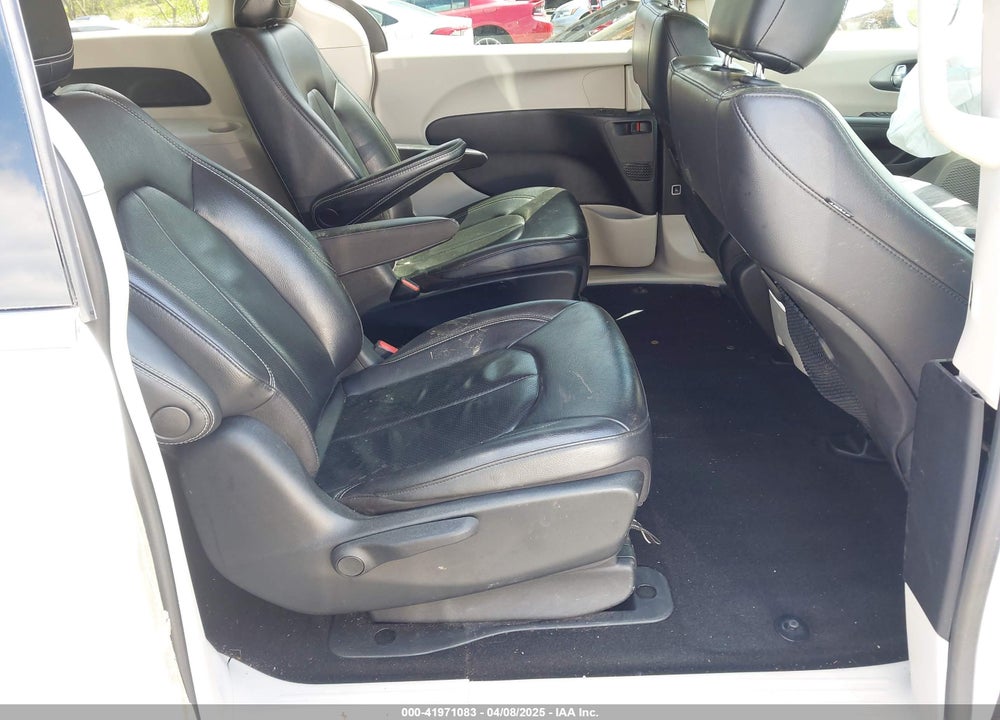 2022 CHRYSLER PACIFICA HYBRID TOURING L VIN: 2C4RC1L78NR129890