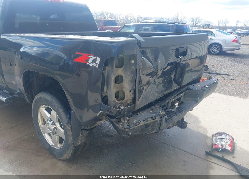2011 GMC SIERRA 2500HD VIN: 1GT125C85BF190441