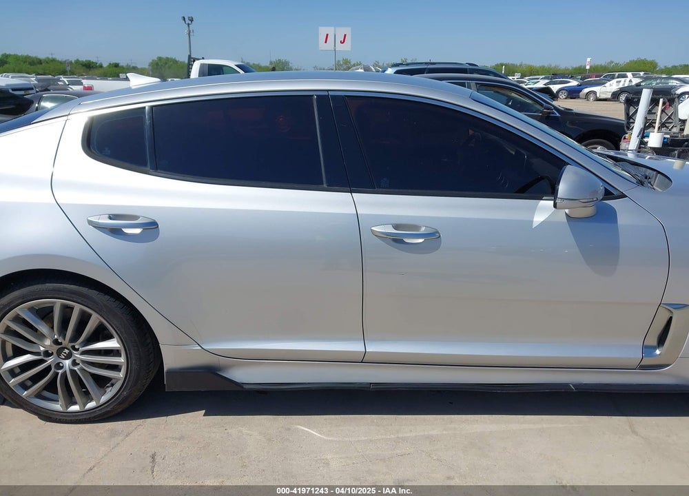 2018 KIA STINGER VIN: KNAE15LA8J6033022