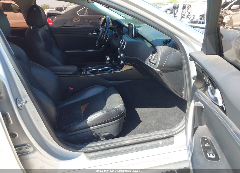 2018 KIA STINGER VIN: KNAE15LA8J6033022