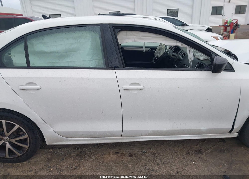 2016 VOLKSWAGEN JETTA 1.4T SE VIN: 3VWD67AJ5GM221145