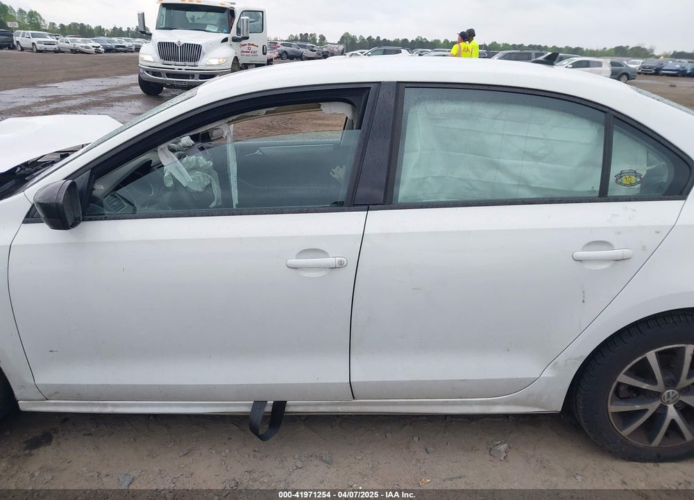 2016 VOLKSWAGEN JETTA 1.4T SE VIN: 3VWD67AJ5GM221145