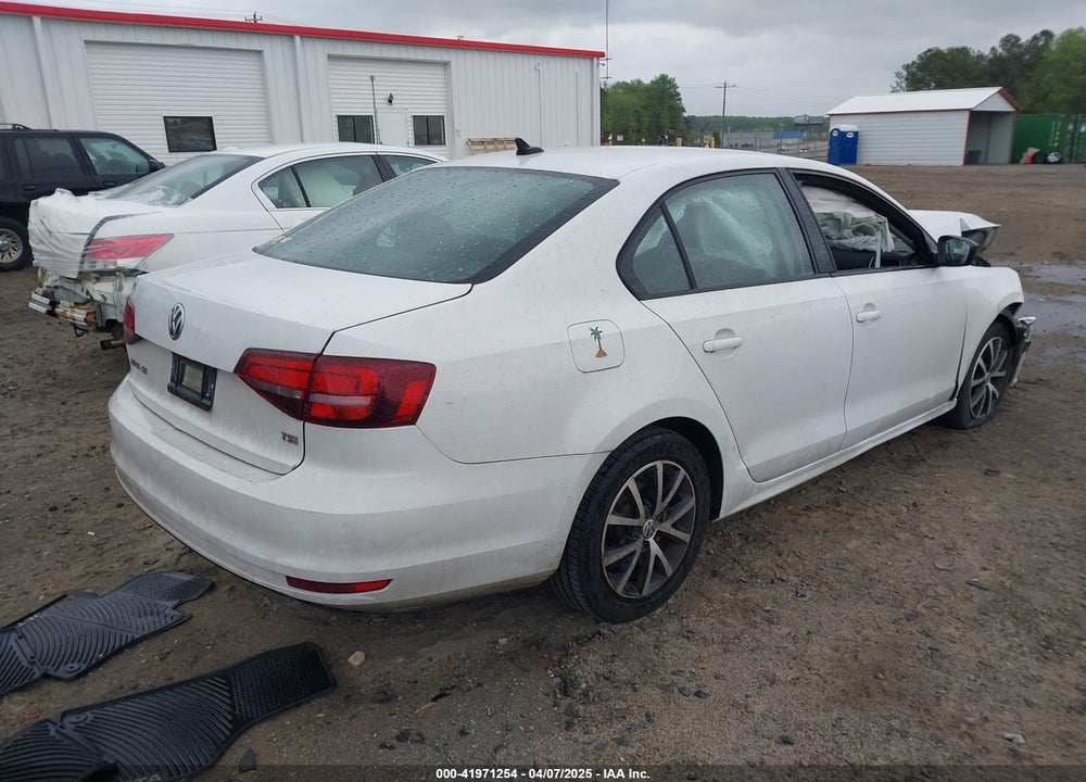 2016 VOLKSWAGEN JETTA 1.4T SE VIN: 3VWD67AJ5GM221145