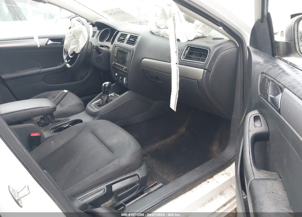 2016 VOLKSWAGEN JETTA 1.4T SE VIN: 3VWD67AJ5GM221145