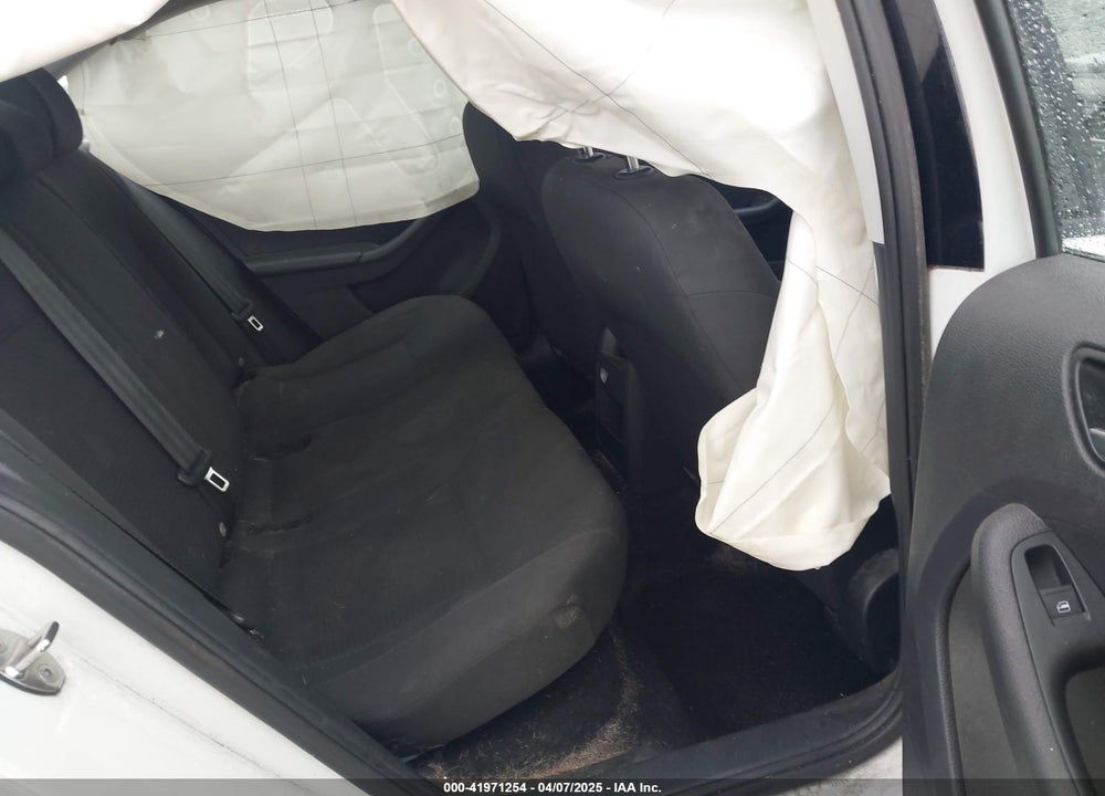 2016 VOLKSWAGEN JETTA 1.4T SE VIN: 3VWD67AJ5GM221145