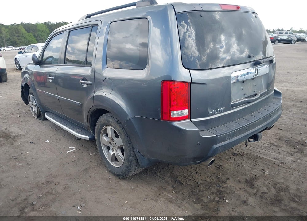 2011 HONDA PILOT VIN: 5FNYF3H69BB023003