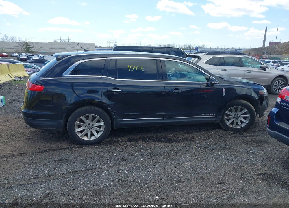 2016 LINCOLN MKT VIN: 2LMHJ5NK7GBL00747