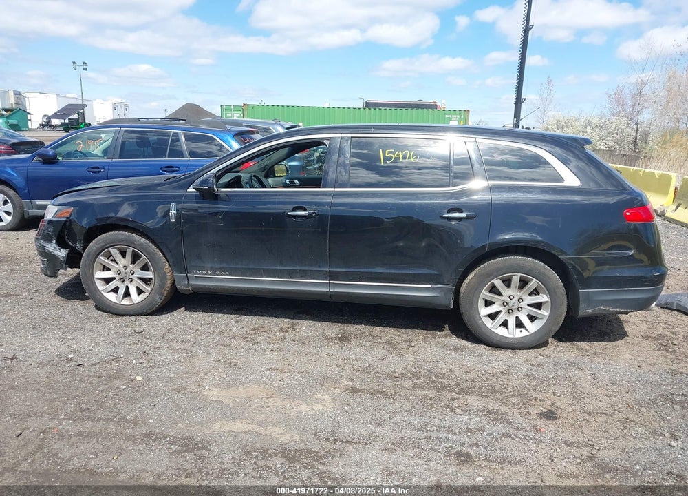 2016 LINCOLN MKT VIN: 2LMHJ5NK7GBL00747
