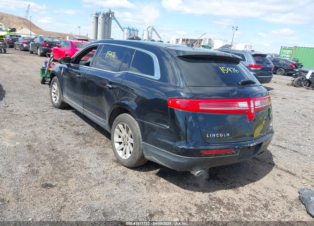 2016 LINCOLN MKT VIN: 2LMHJ5NK7GBL00747