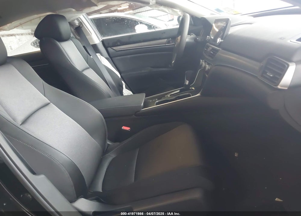 2022 HONDA ACCORD VIN: 1HGCV1F18NA014588