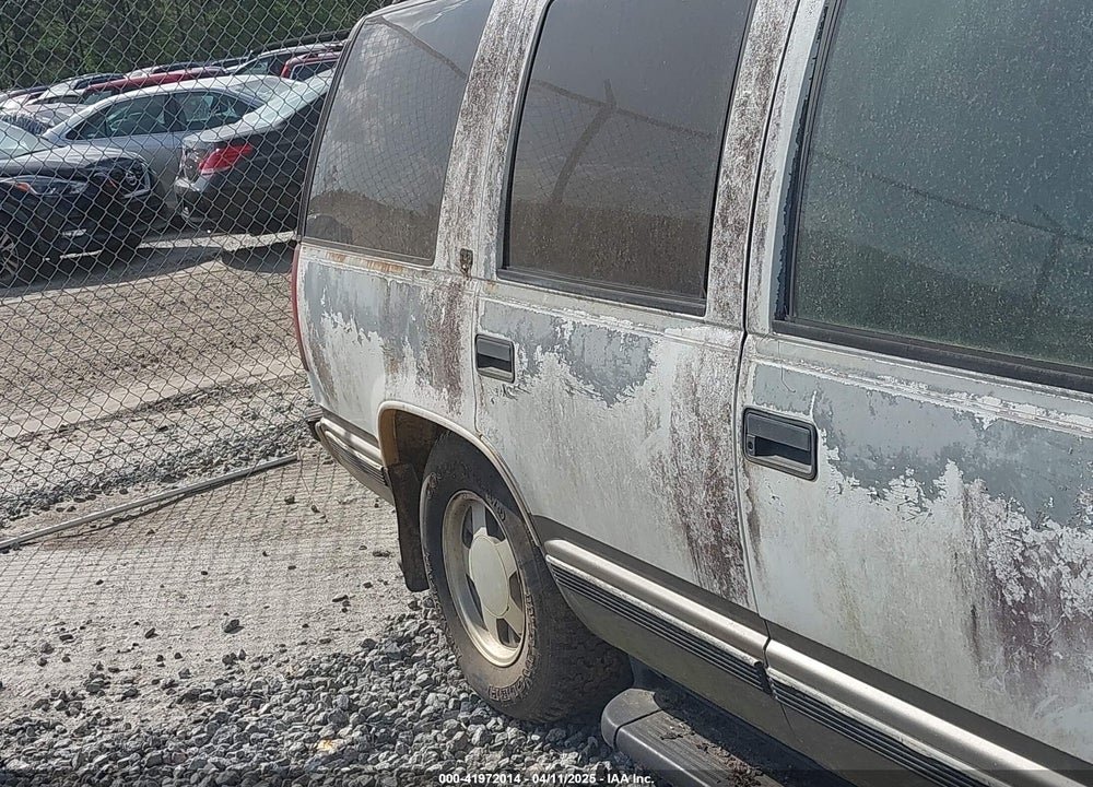 1999 CHEVROLET TAHOE LT VIN: 1GNEC13R3XJ539270