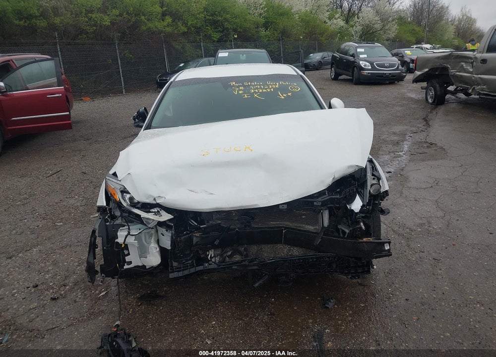 2019 KIA OPTIMA VIN: 5XXGT4L34KG343284