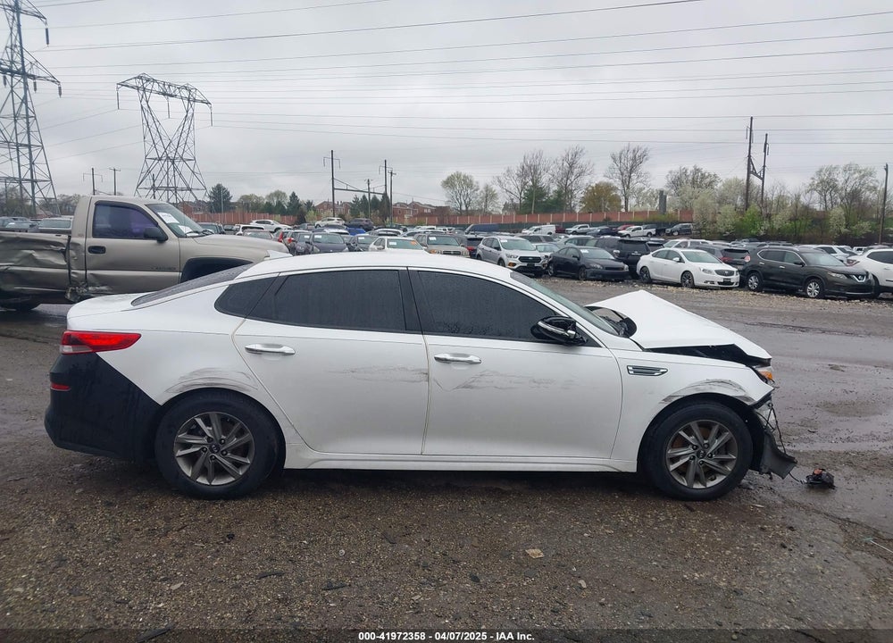 2019 KIA OPTIMA VIN: 5XXGT4L34KG343284