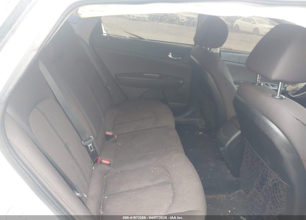 2019 KIA OPTIMA VIN: 5XXGT4L34KG343284