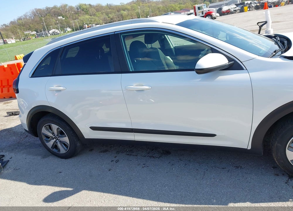 2021 KIA NIRO VIN: KNDCB3LC2M5486639