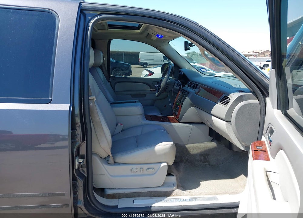 2010 CHEVROLET TAHOE LTZ VIN: 1GNUCCE04AR106586