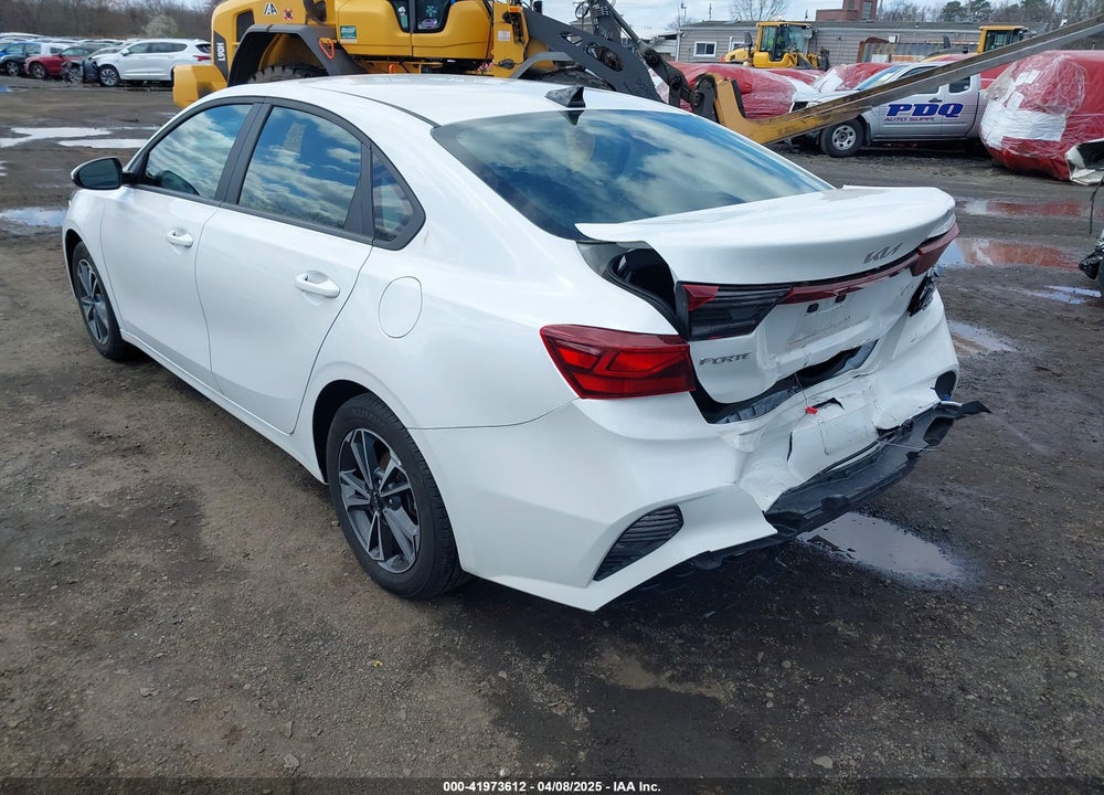 2023 KIA FORTE VIN: 3KPF24AD2PE694057