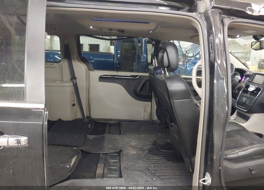 2013 CHRYSLER TOWN & COUNTRY VIN: 2C4RC1GG5DR534646