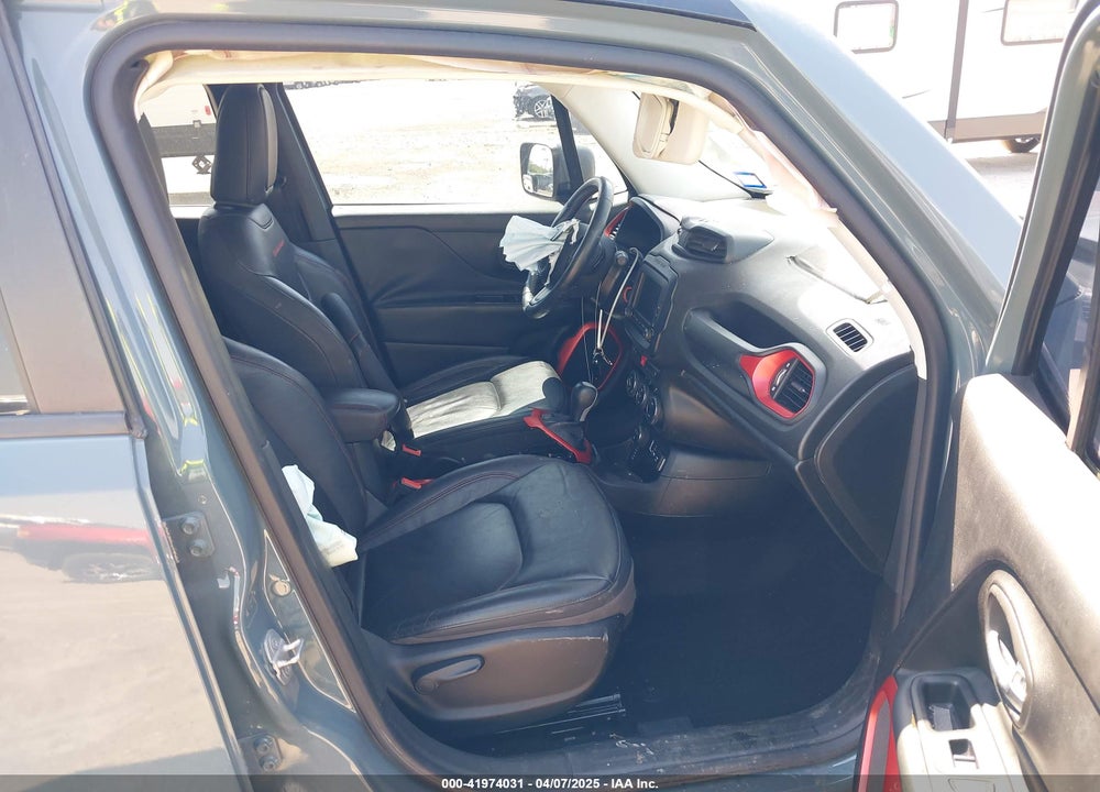 2016 JEEP RENEGADE VIN: ZACCJBCT2GPD30027