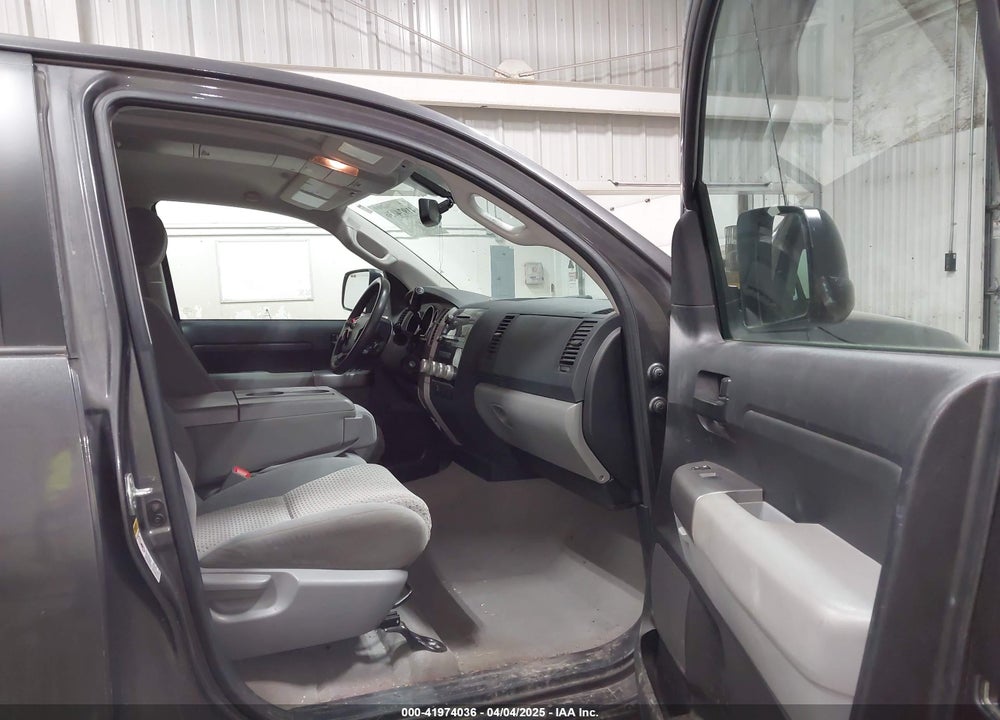 2011 TOYOTA TUNDRA GRADE 5.7L V8 VIN: 5TFDY5F15BX165995