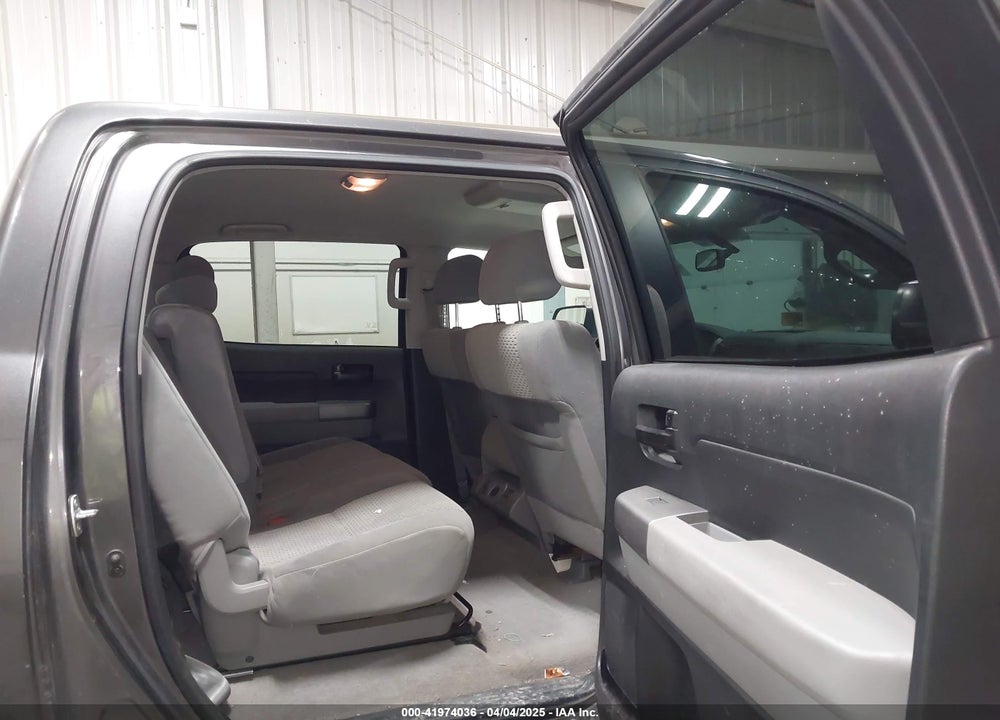 2011 TOYOTA TUNDRA GRADE 5.7L V8 VIN: 5TFDY5F15BX165995